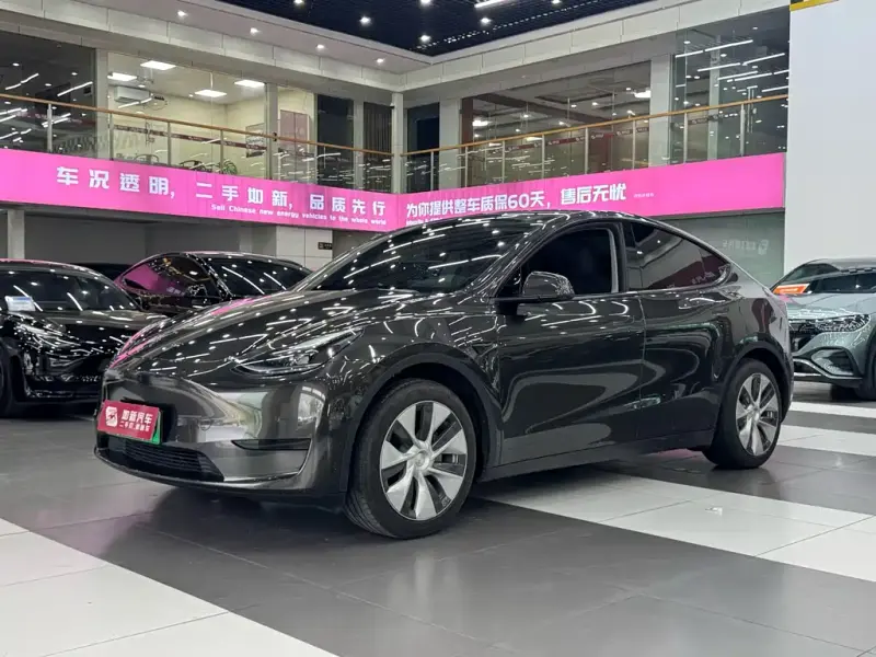 Tesla Model Y, 2023