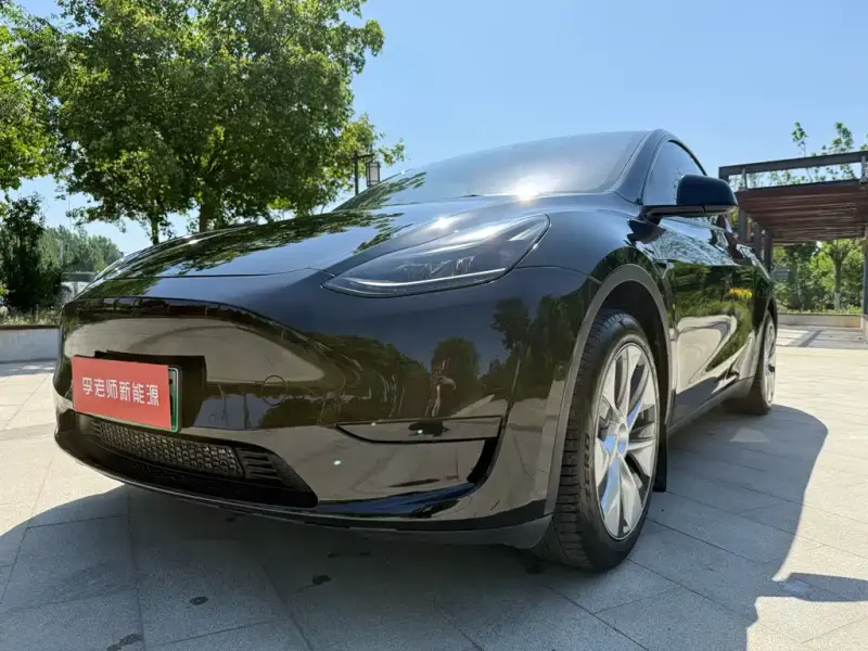 Tesla Model Y, 2023