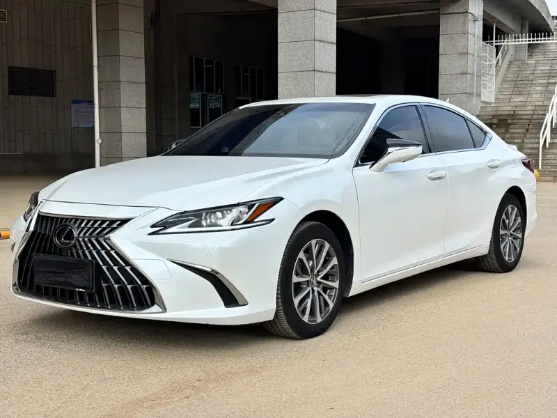 Lexus ES, 2024