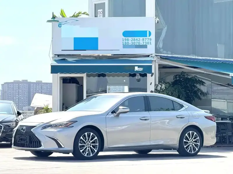 Lexus ES, 2021