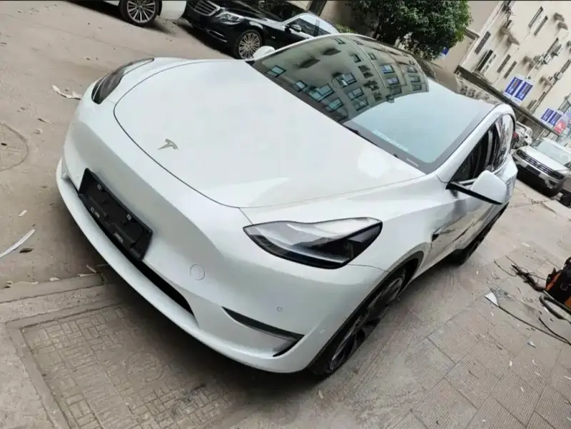 Tesla Model Y, 2023