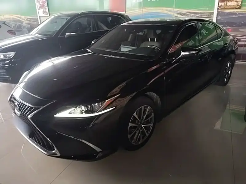 Lexus ES, 2024