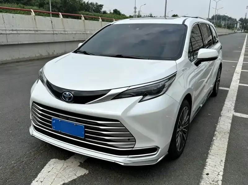 Toyota Sienna, 2023
