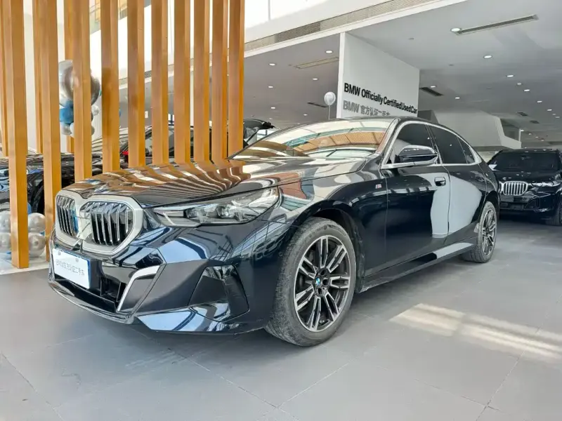 BMW 5 Series, 2024