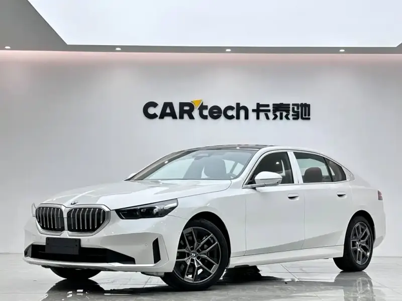BMW 5 Series, 2024