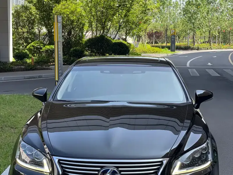 Lexus LS, 2014