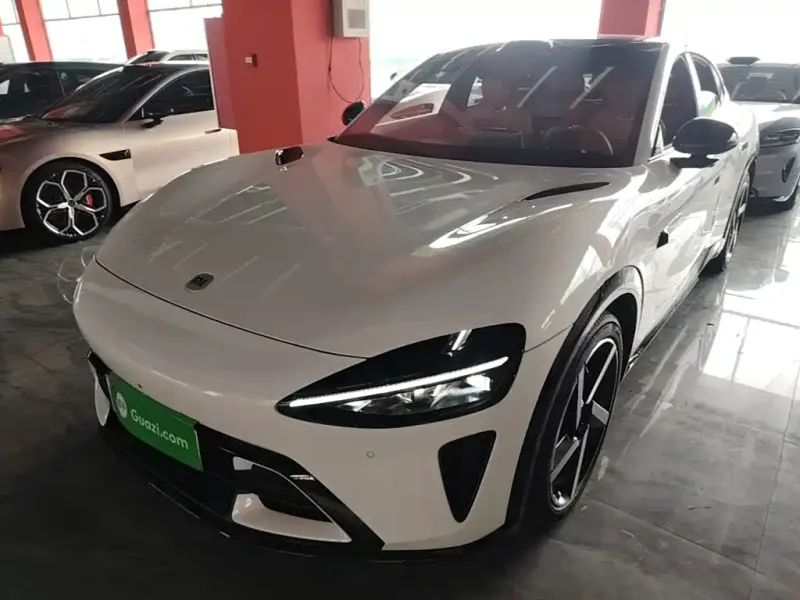 Xiaomi YU7, 2025