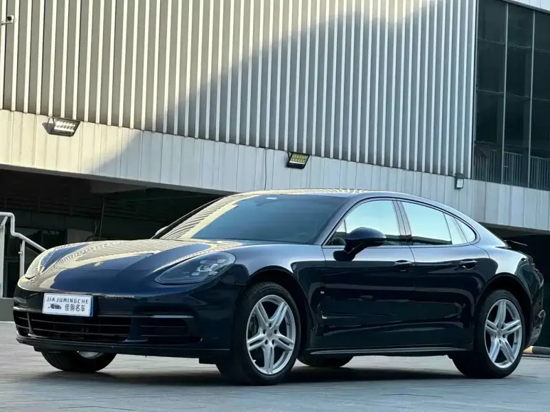 Porsche Panamera, 2018