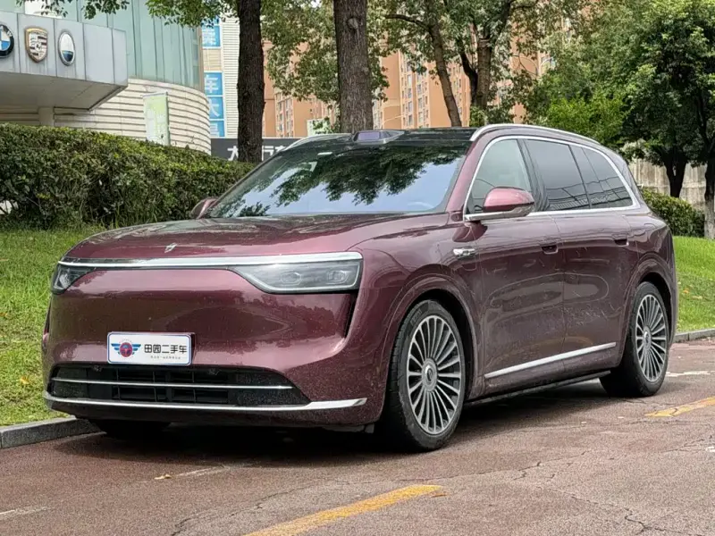 AITO M8, 2025