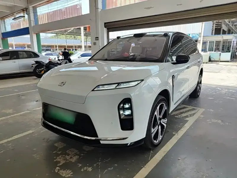NIO ES8, 2025