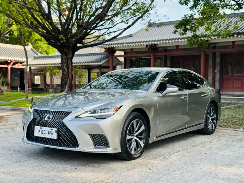 Lexus LS, 2022