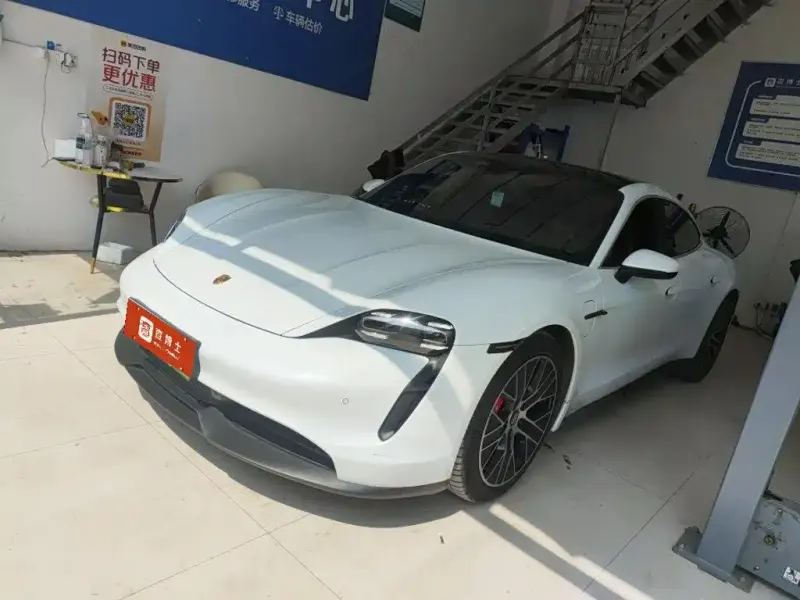 Porsche Taycan, 2020