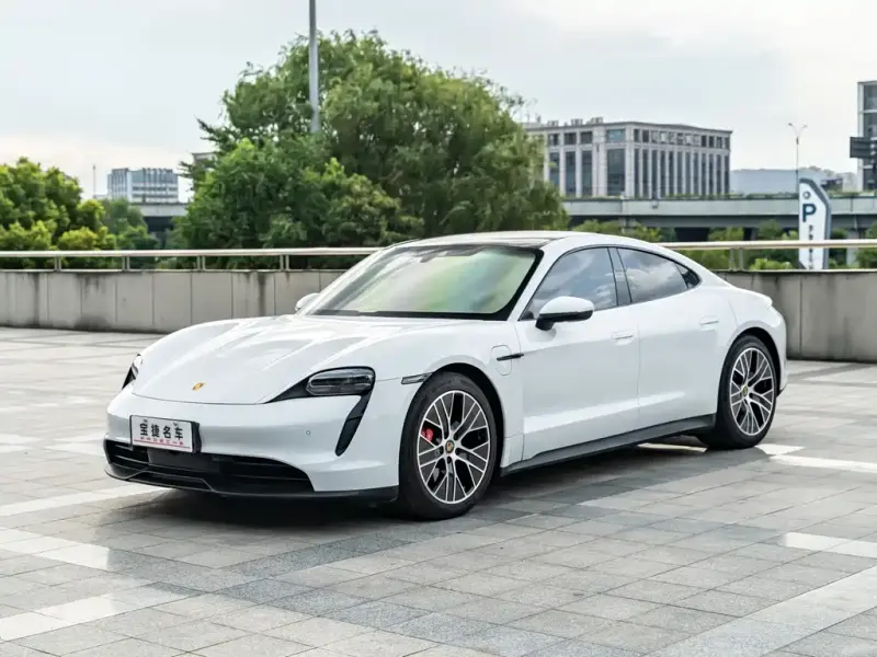 Porsche Taycan, 2022