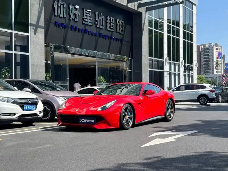 Ferrari F12berlinetta, 2014