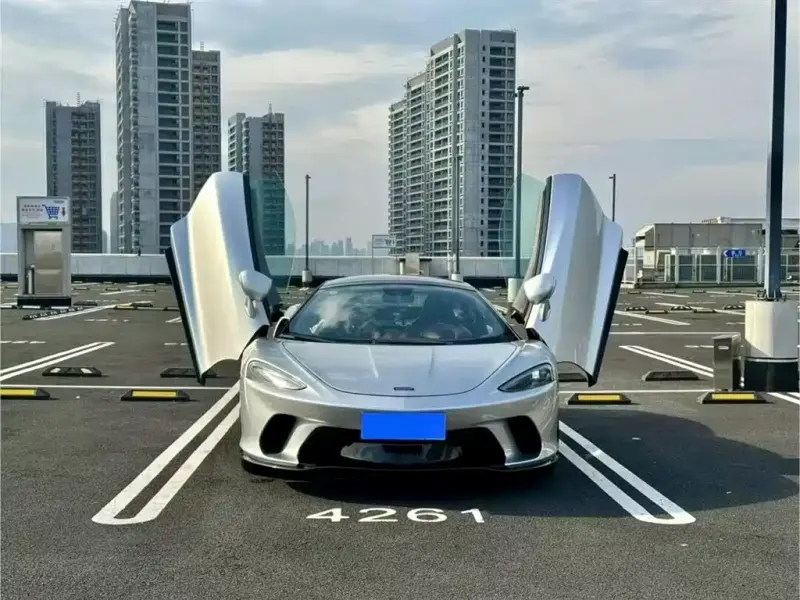 McLaren GT, 2023