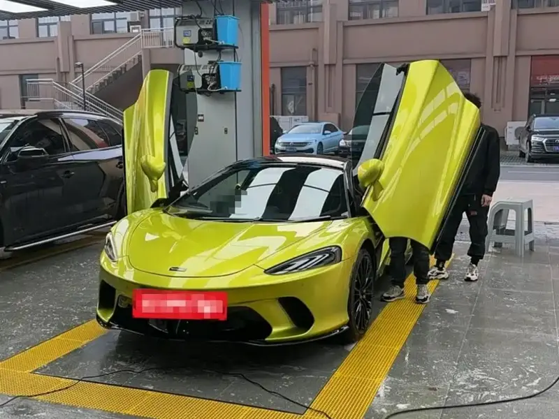 McLaren GT, 2023