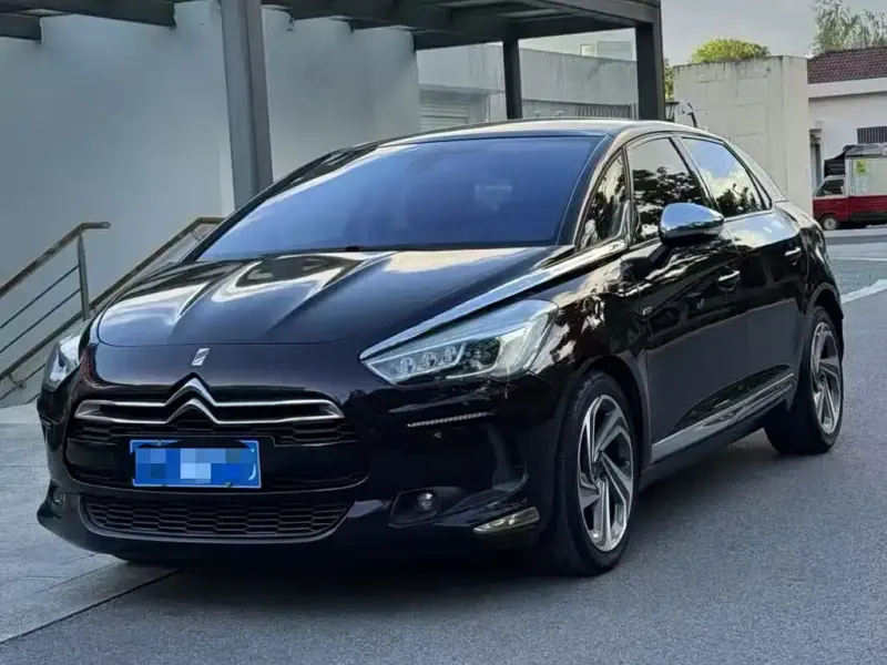 DS 5, 2015