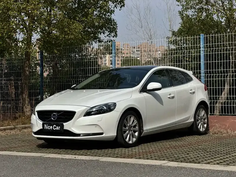Volvo V40, 2016