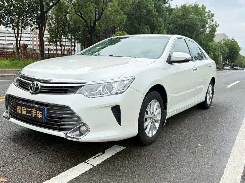 Toyota Camry, 2016