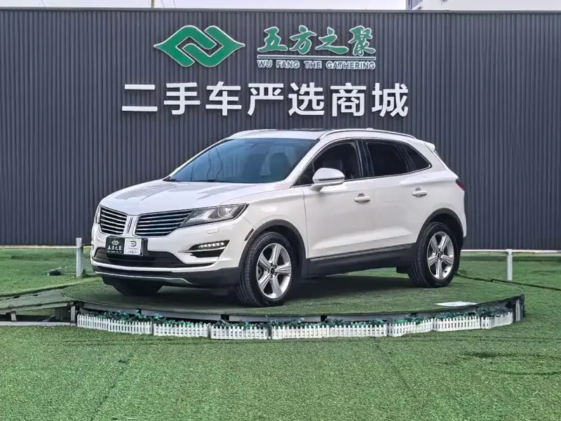 Lincoln MKC, 2016