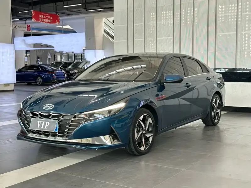 Hyundai Elantra, 2022