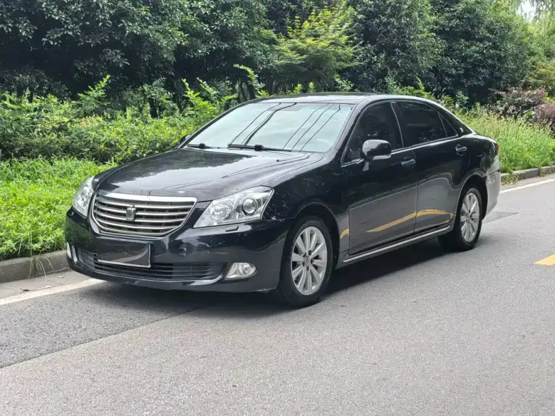 Toyota Crown, 2011