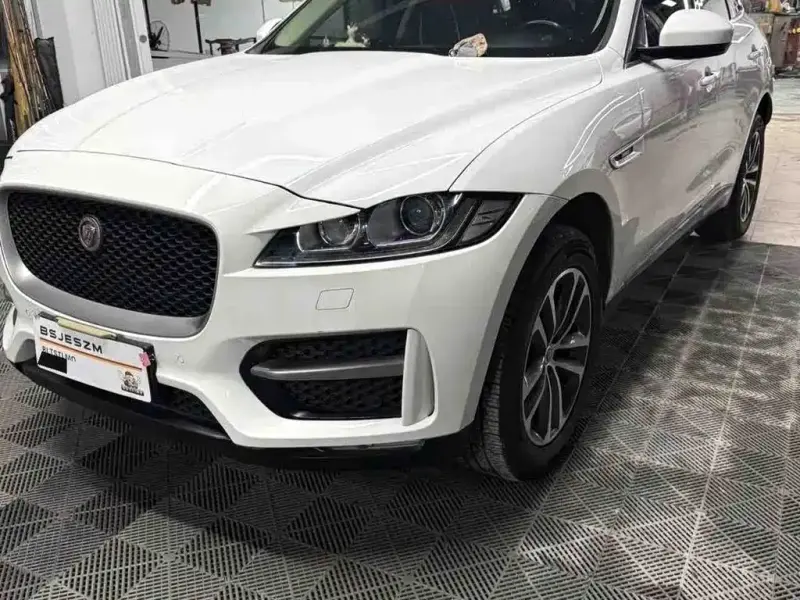 Jaguar F-PACE, 2016