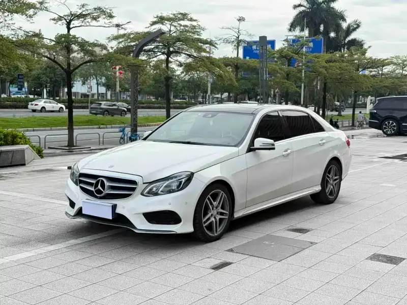 Mercedes-Benz E-Class, 2015 — фото 1