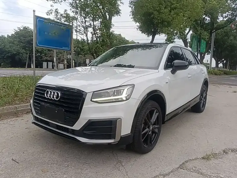 Audi Q2L, 2019