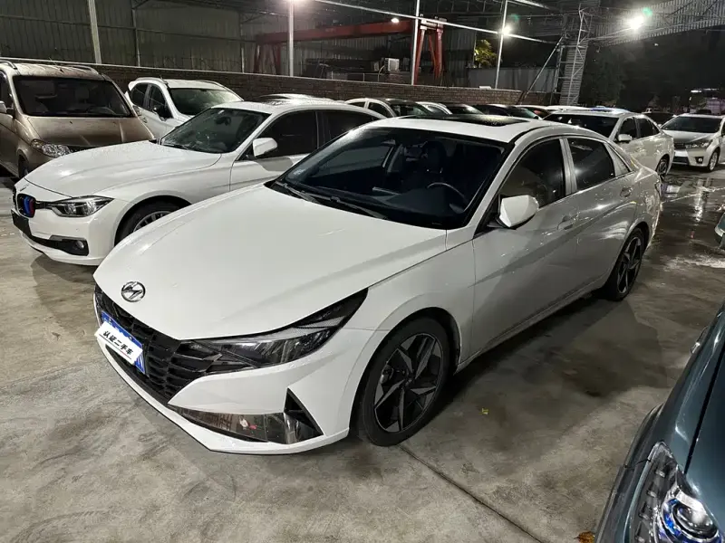 Hyundai Elantra, 2023