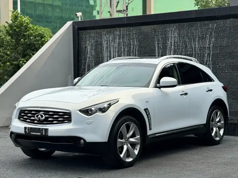 Infiniti FX, 2011