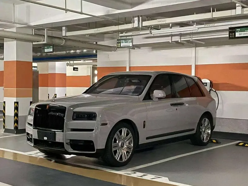 Rolls-Royce Cullinan, 2024