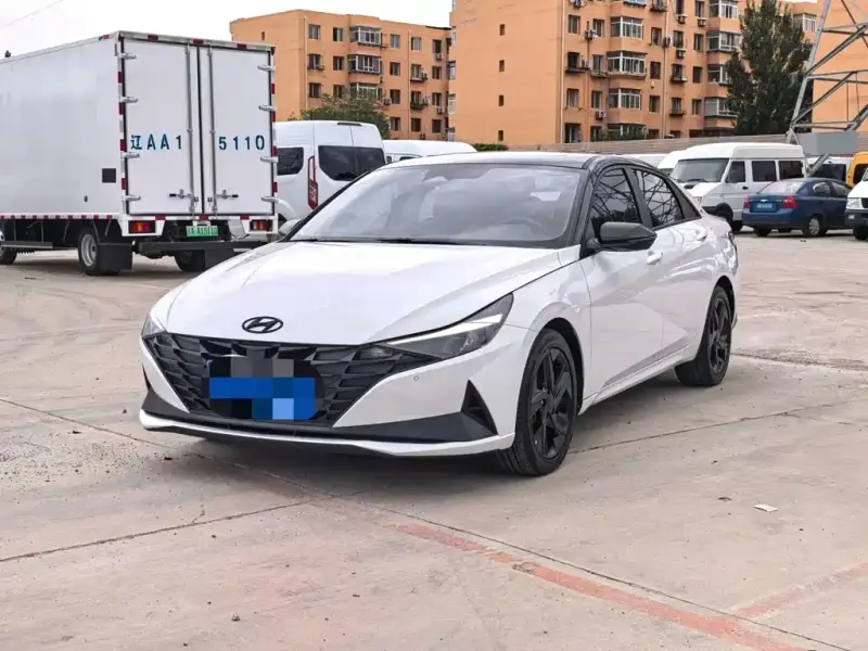 Hyundai Elantra, 2022