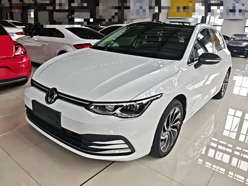 Volkswagen Golf, 2022