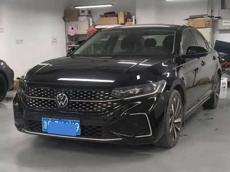 Volkswagen Passat, 2022