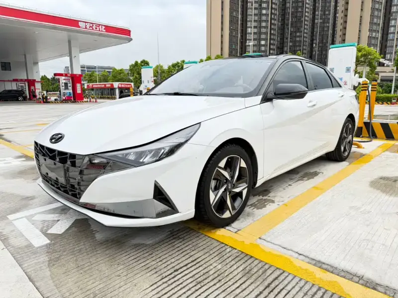 Hyundai Elantra, 2022