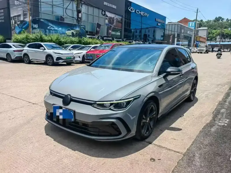Volkswagen Golf, 2022