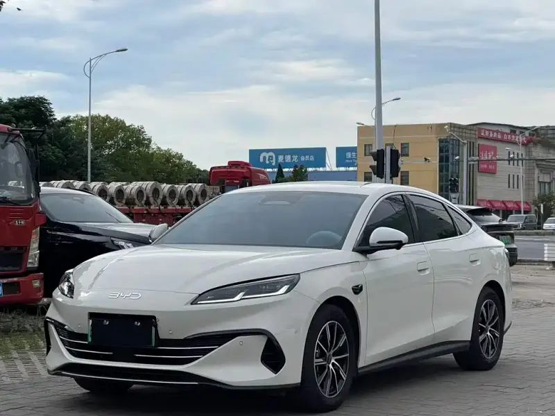 BYD 06, 2025