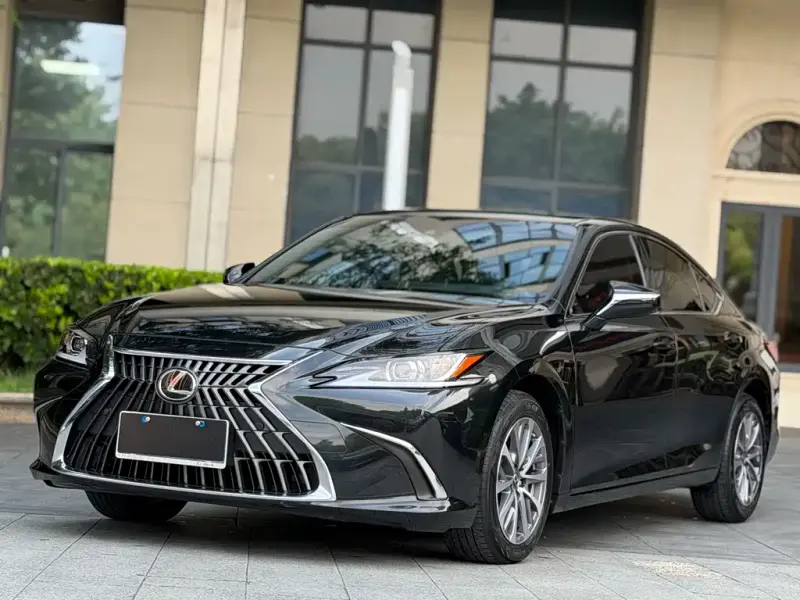 Lexus ES, 2024