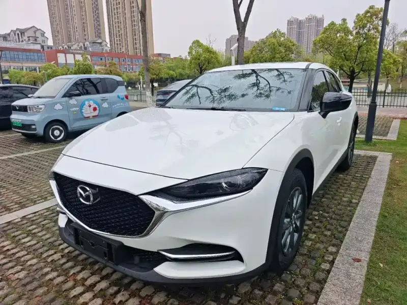 Mazda CX-4, 2022