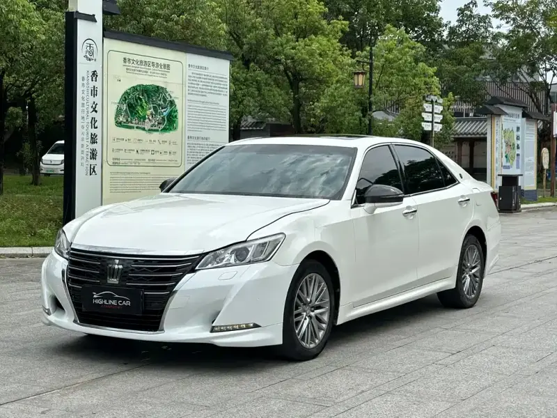 Toyota Crown, 2017