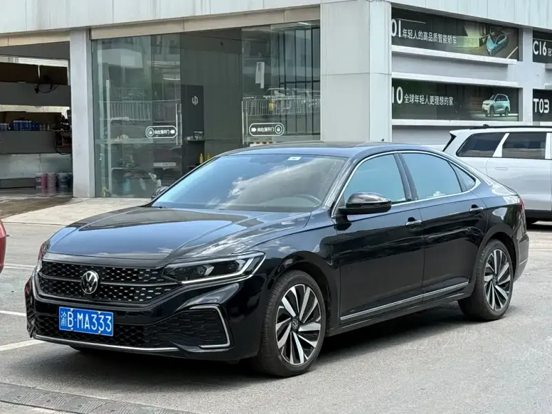 Volkswagen Passat, 2022