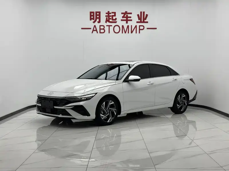 Hyundai Elantra, 2024