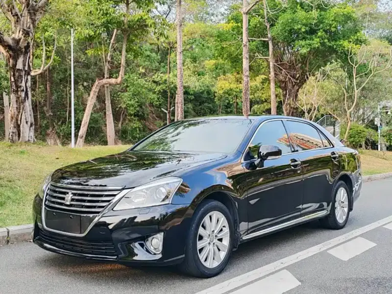 Toyota Crown, 2014