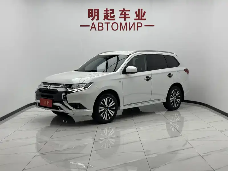 Mitsubishi Outlander, 2023