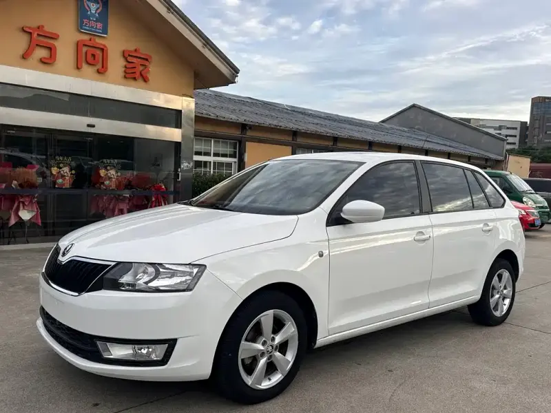 Skoda Rapid Spaceback, 2015