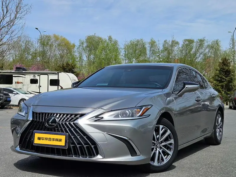 Lexus ES, 2021