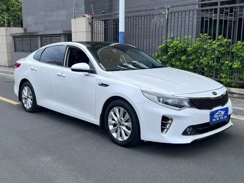Kia K5, 2016