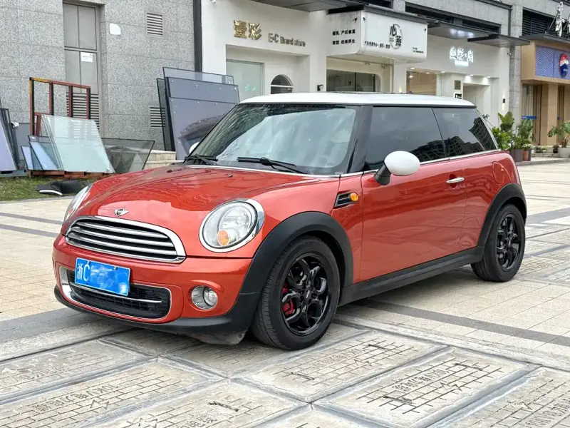 MINI Mini, 2011