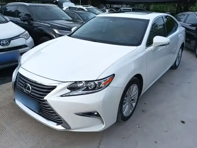 Lexus ES, 2016